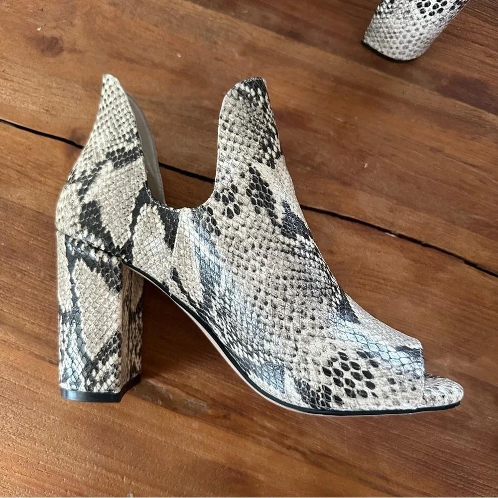 Cole Haan Snake Print Leather Peep Toe Block Heel Booties Size 6.5B Statement